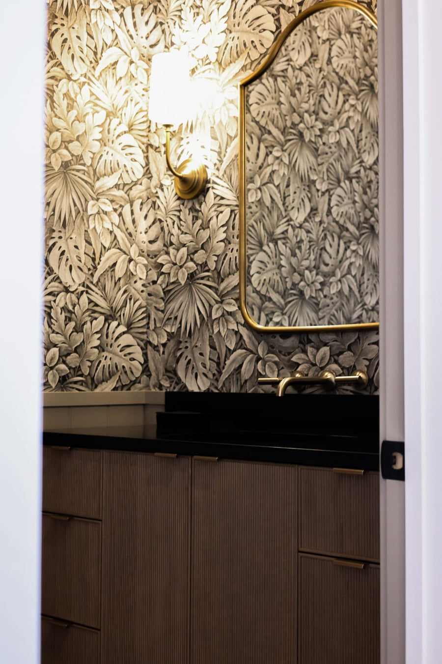 Design & Déco services from Loiselle in a powder room in St-Zotique
