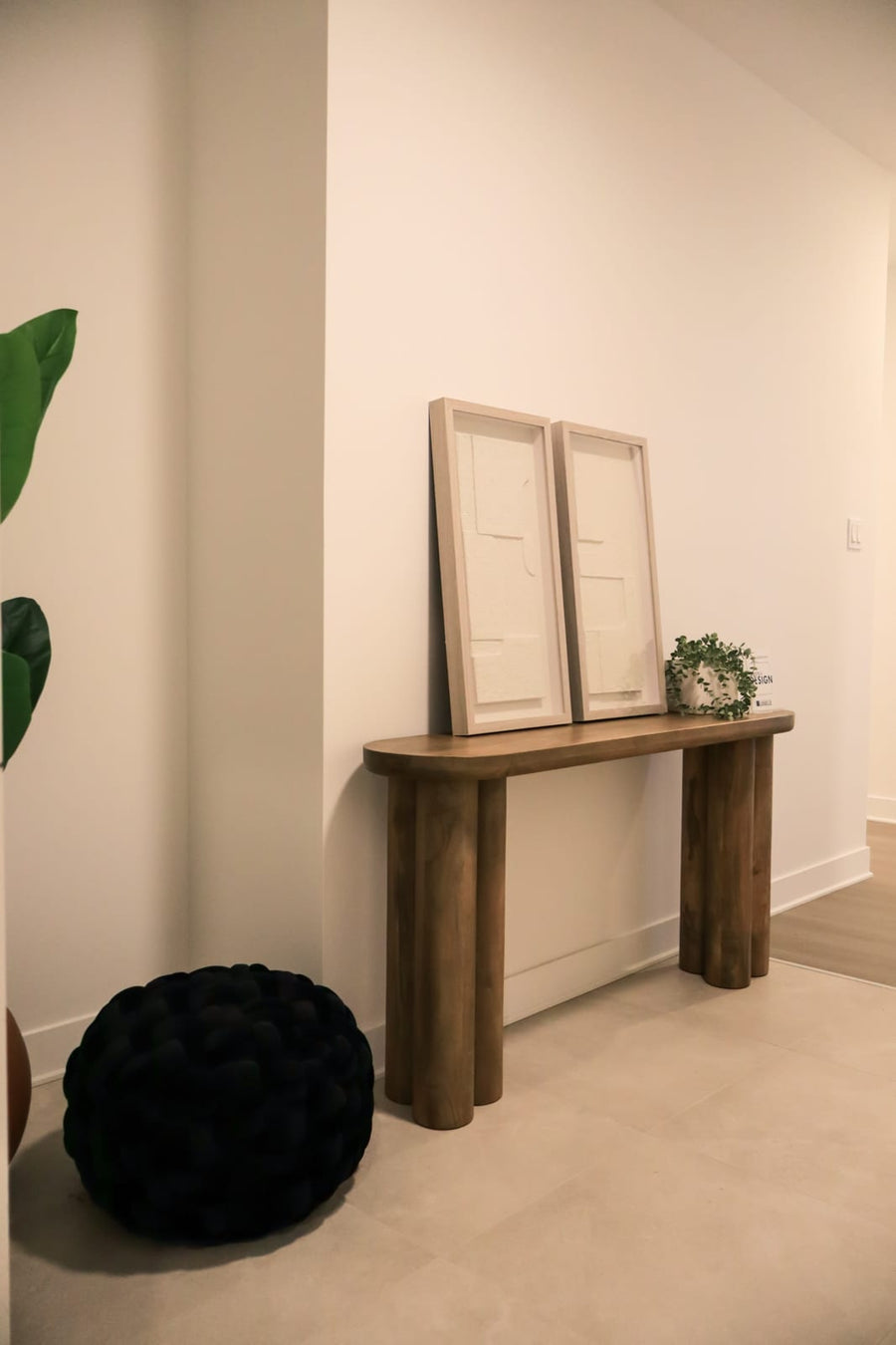 Meubles (Renwill) pour appartement modèle à Coteau-Du-Lac