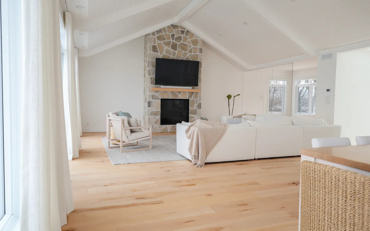Bois franc dans toute la maison